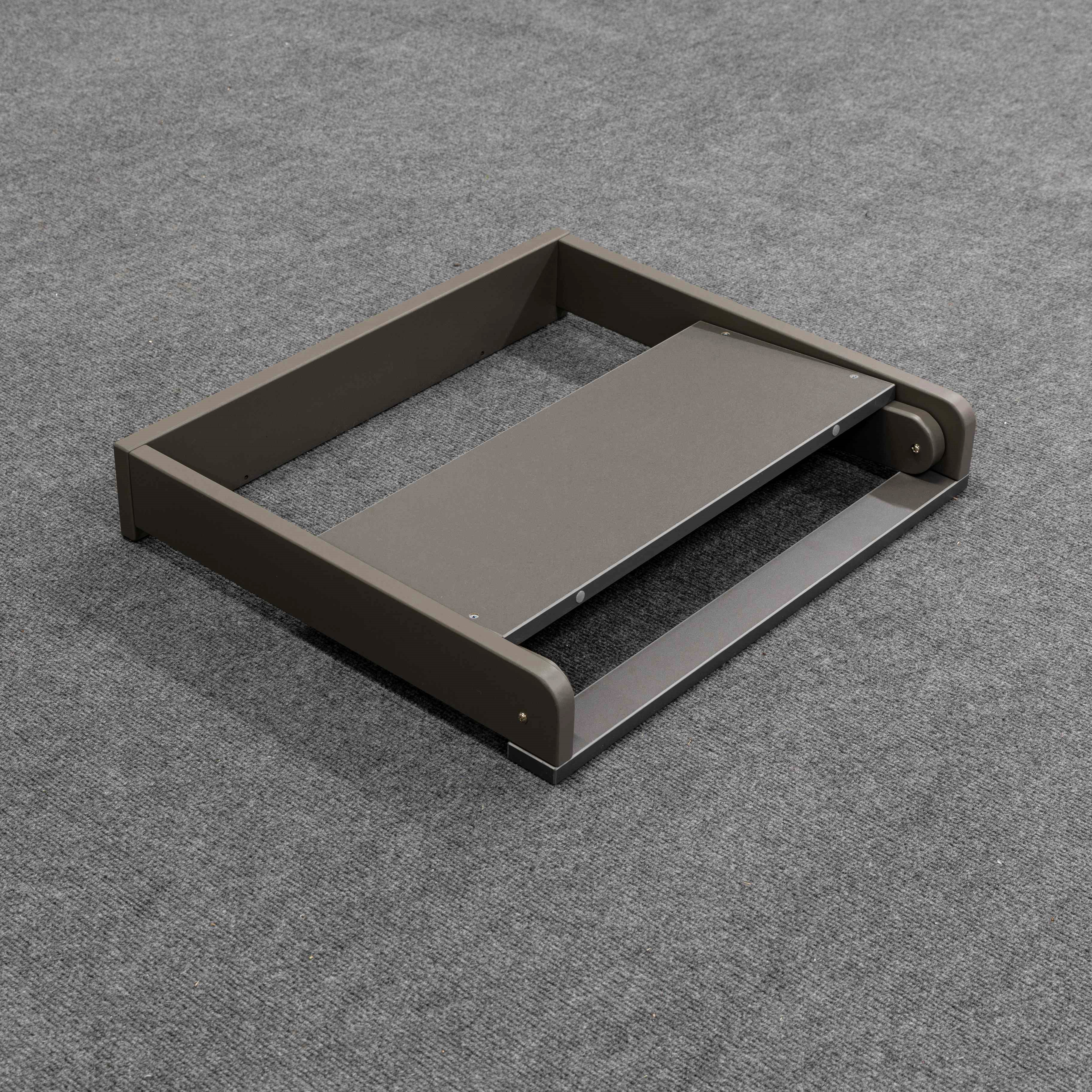 Темно серый