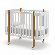 Детская кровать с продольным маятником на колесах Гандылян Молли
