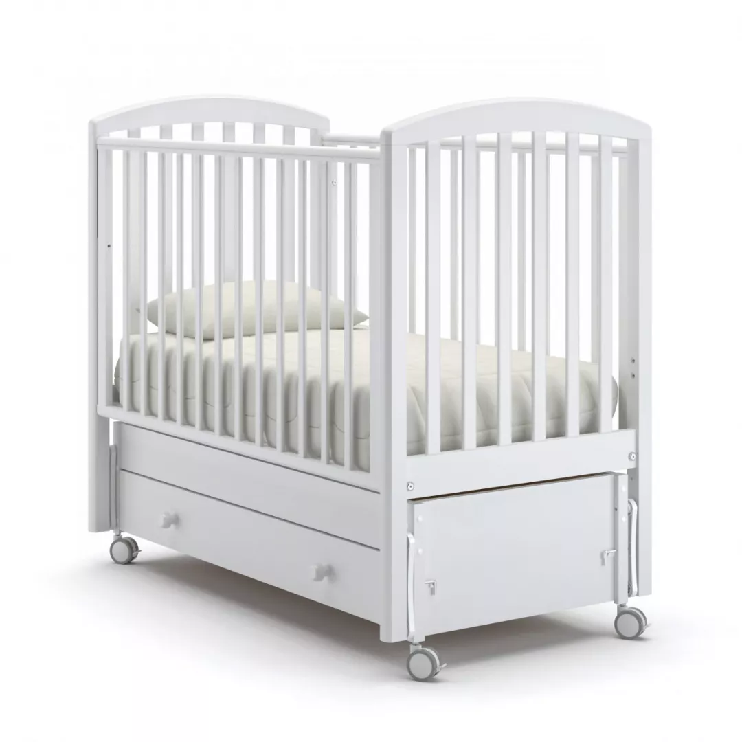 картинка Детская кроватка с продольным маятником Гандылян Дени от Компасик.ру гипермаркет детских колясок и автокресел